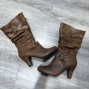 Women’s fashion boots from Deb. 8.5 NWOT